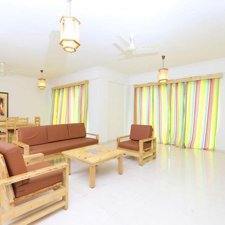 Hotel Oyo 6954 The Lawns Oragadam Esterno foto