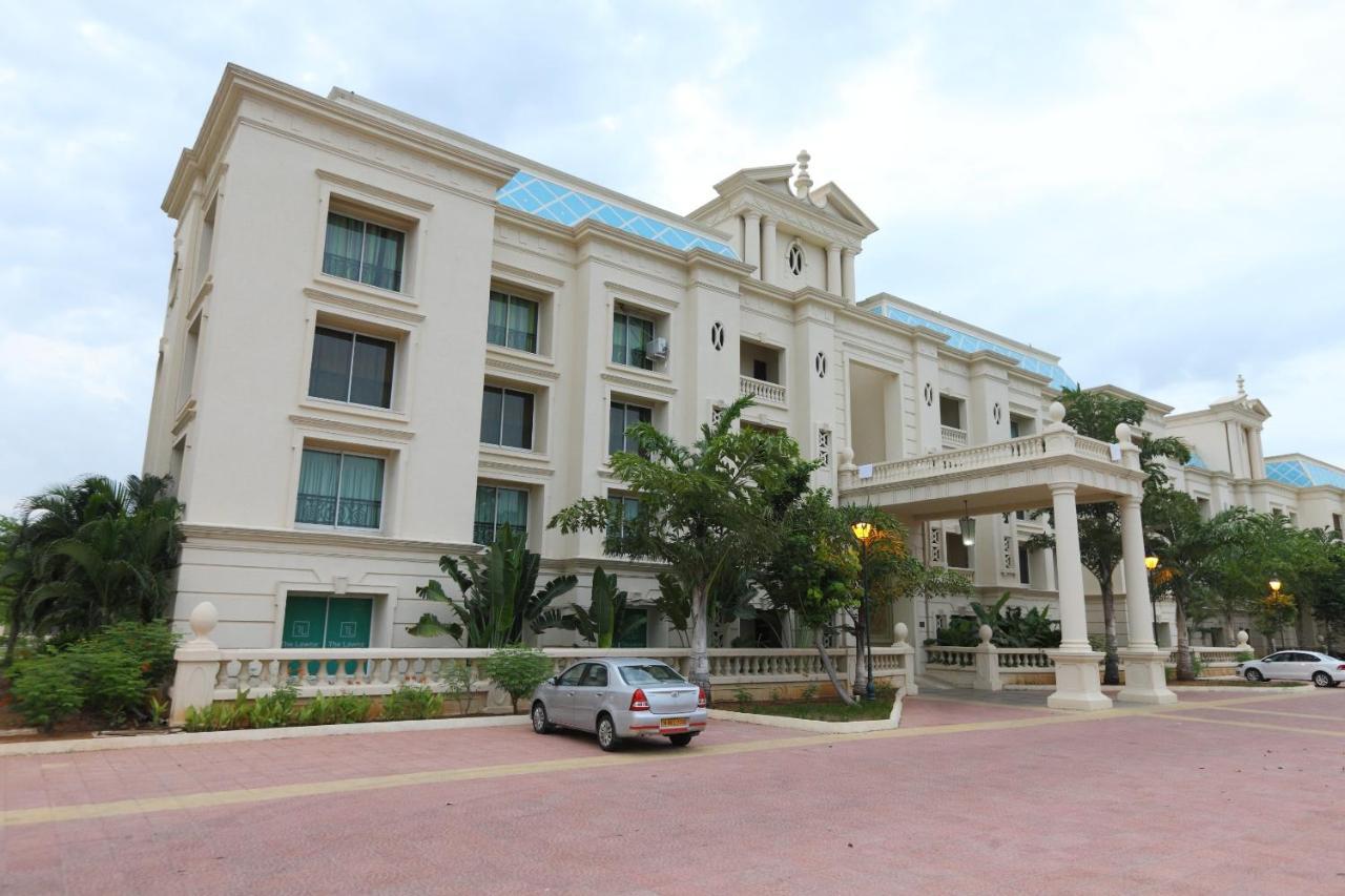 Hotel Oyo 6954 The Lawns Oragadam Esterno foto