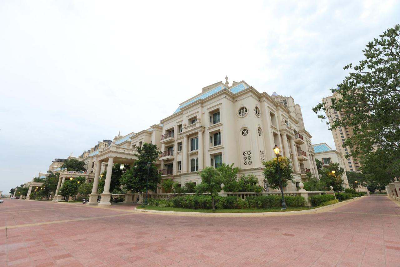Hotel Oyo 6954 The Lawns Oragadam Esterno foto